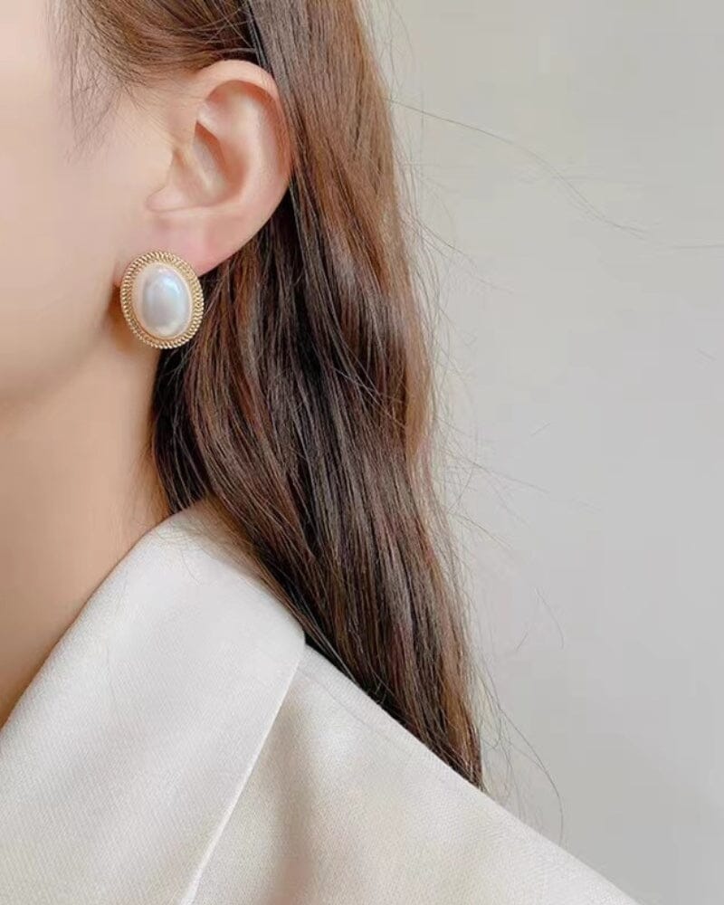 radiance-oval-pearl-studs-bernard-grimberg-415764.jpg